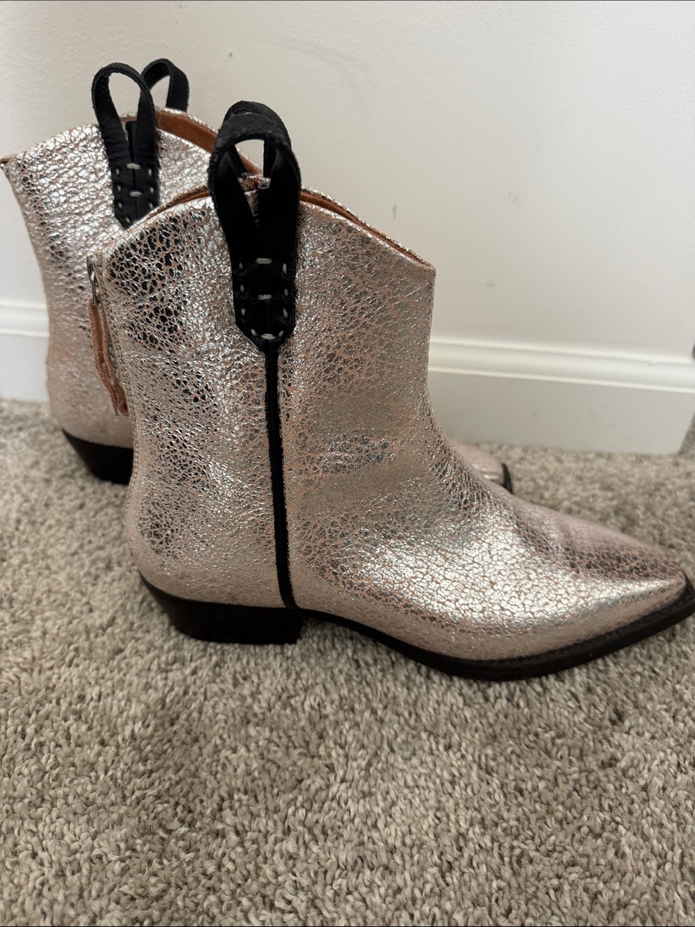 Free People Wesley Ankle Booties
Cracked Metallic Rose